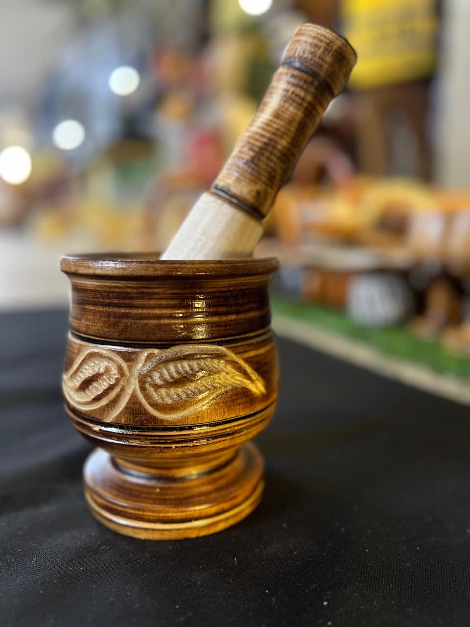 MORTAR AND PESTLE