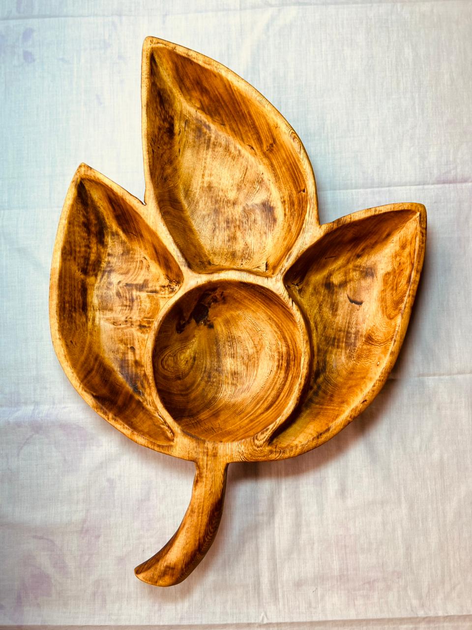 WOODEN 4  PARTITIONED LEAF PLATE