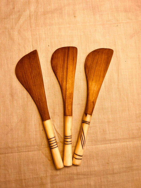 WOODEN BUTTER KNIFE