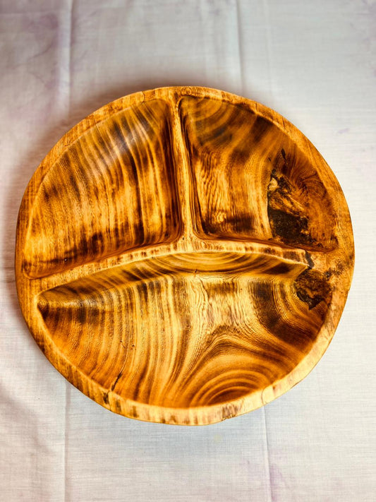 WOODEN 3 PARTITIONED CIRCULAR PLATE.