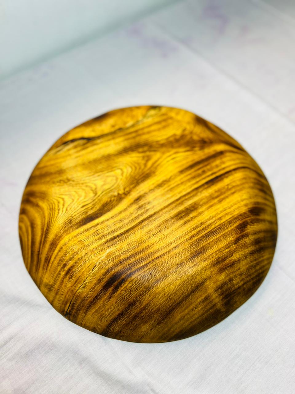 WOODEN 3 PARTITIONED CIRCULAR PLATE.