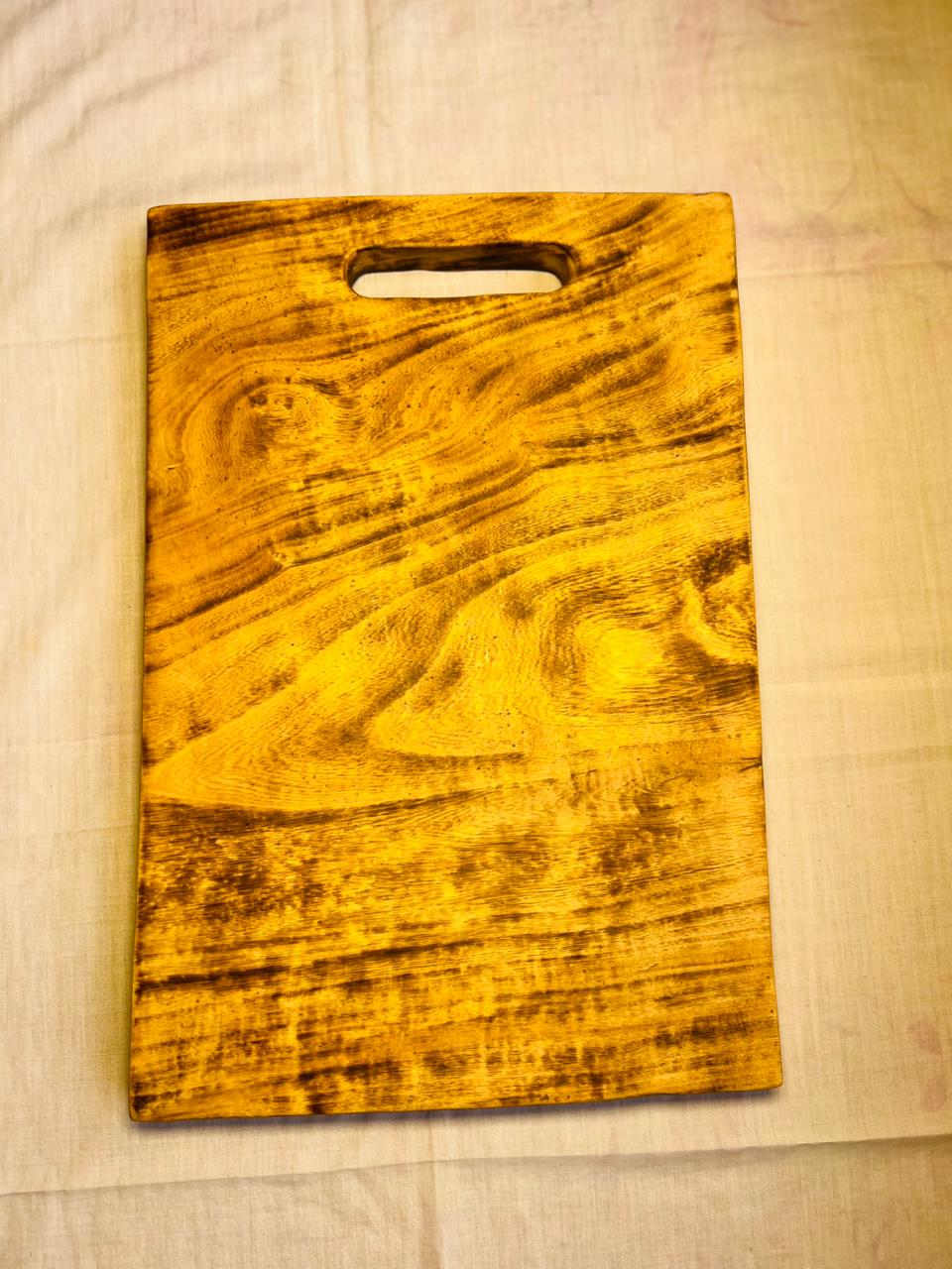 WOODEN RECTANGLE CHOPPING BOARD